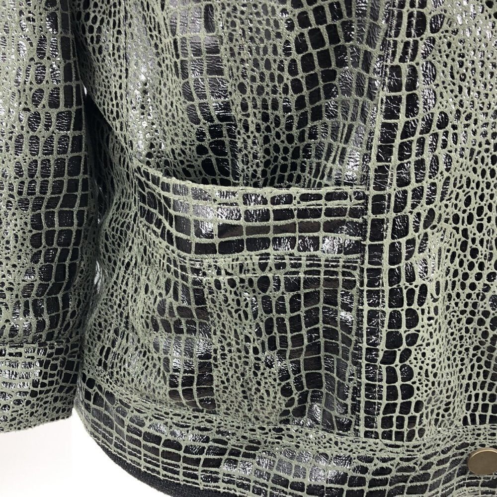 Ruby Rd alligator print snap button jacket - Picture 3 of 6